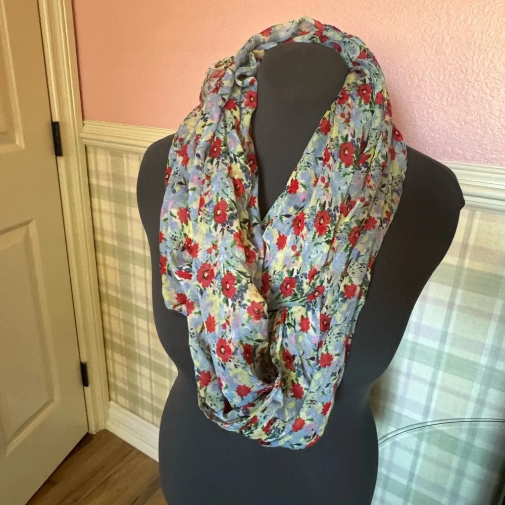 Set of 2 Scarfs - Picture 1 of 9